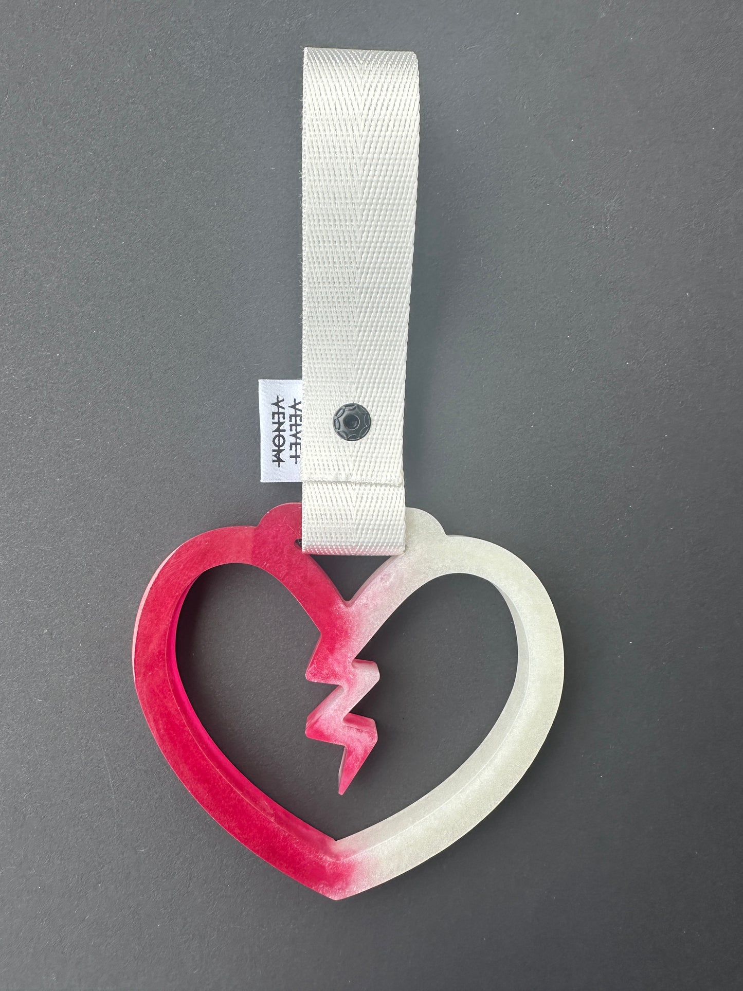 Broken Heart Tsurikawa White/Pink