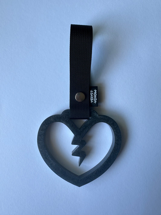 Broken Heart Tsurikawa Grey