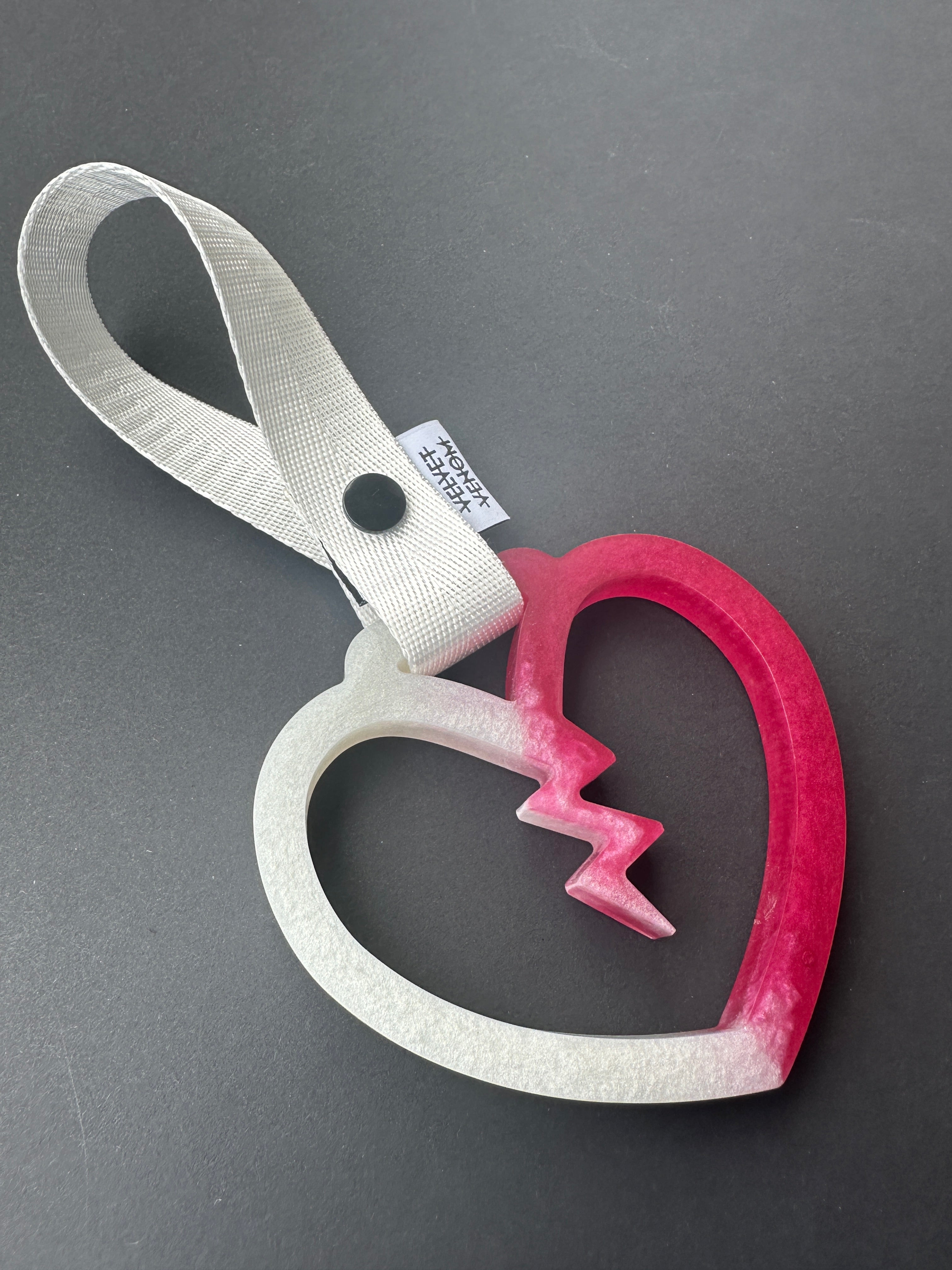 Broken Heart Tsurikawa White/Pink – Velvet Venom