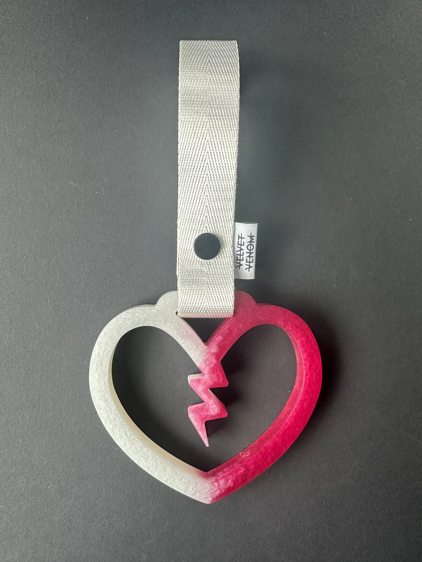 Broken Heart Tsurikawa White/Pink