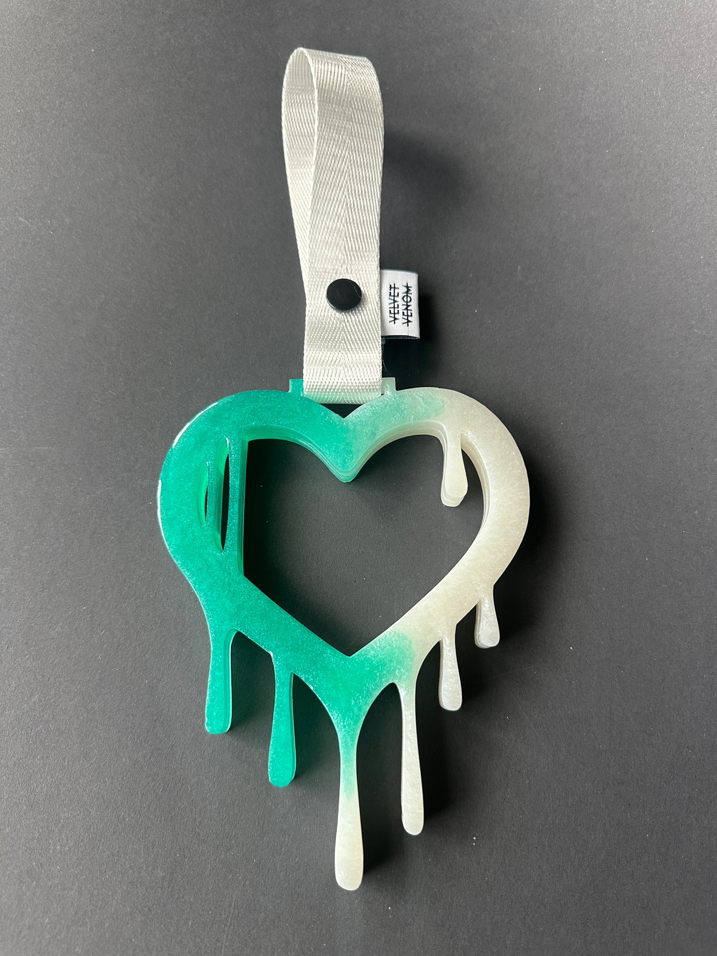 Dripping Heart Tsurikawa White/Mint